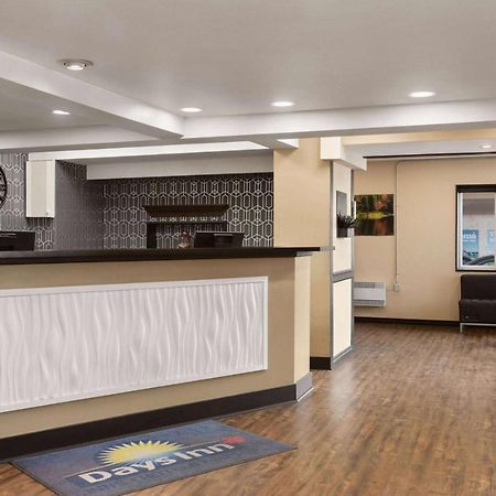 Days Inn & Suites By Wyndham Sault Ste. Marie On Exterior photo